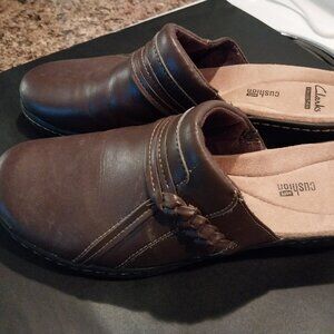 Woman's shoes - Clarks - Size 9 - Brand new